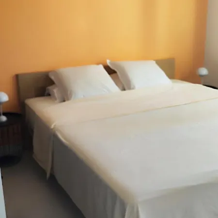 T2 50m2 Sur Proche Gare アパート