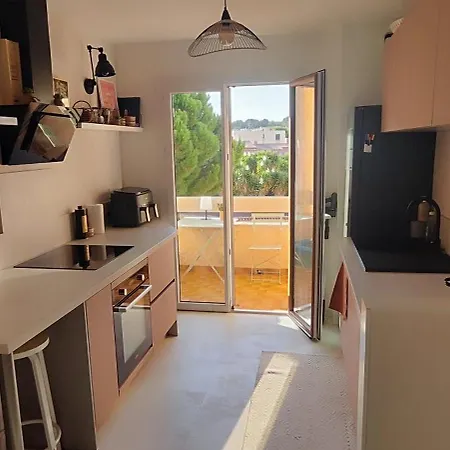 T2 50m2 Sur Proche Gare アパート